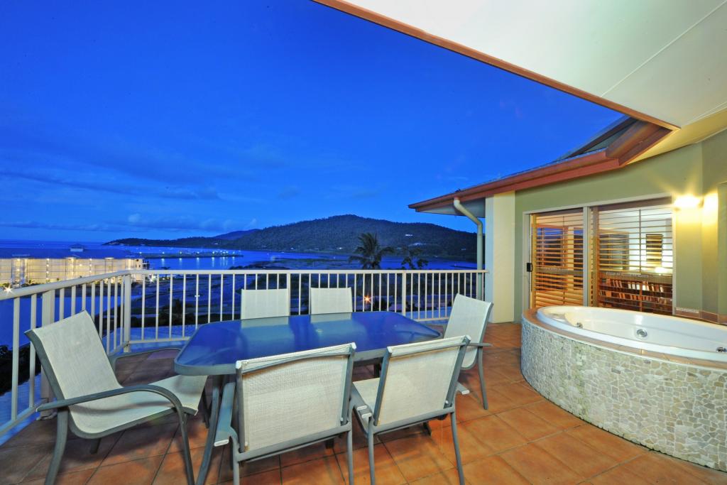 Vista Hotel Airlie Beach