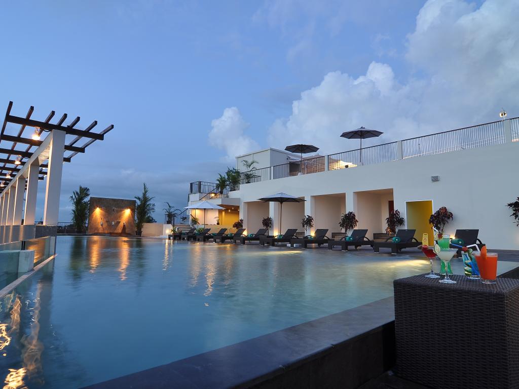 Get The Legian Bali Hotel Pictures
