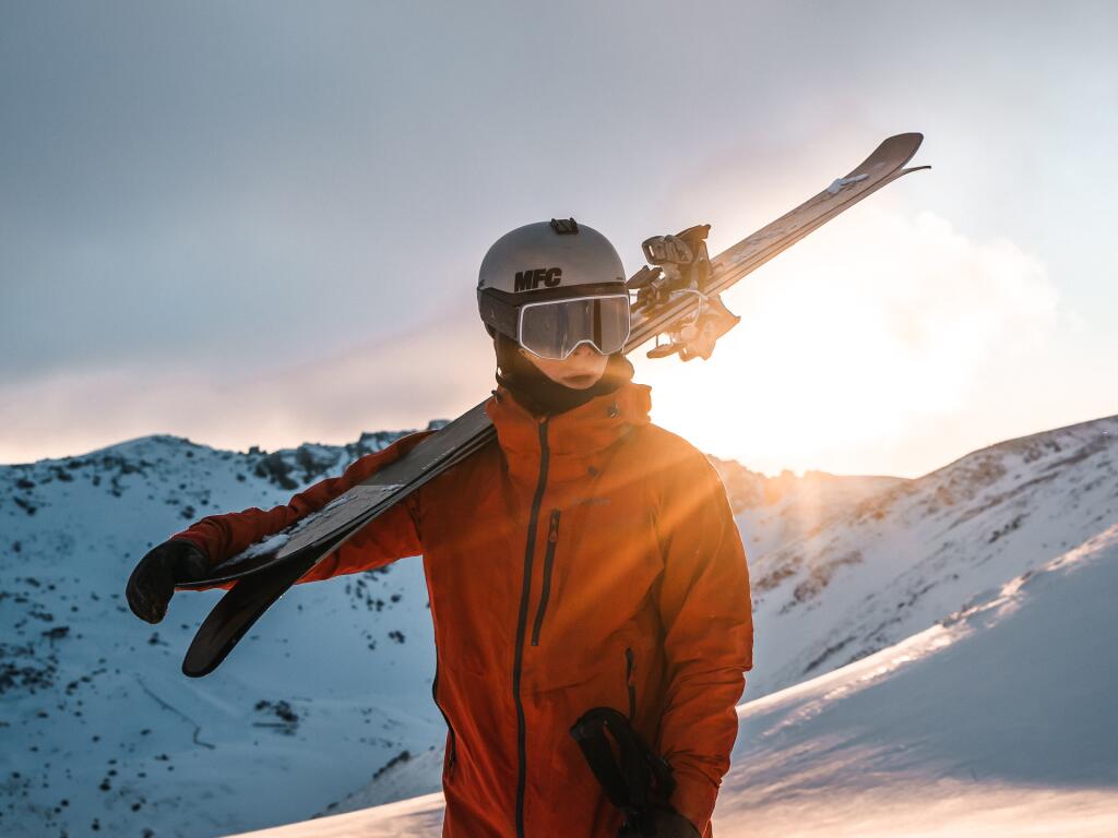 Save $948: Scenic Ski Getaway