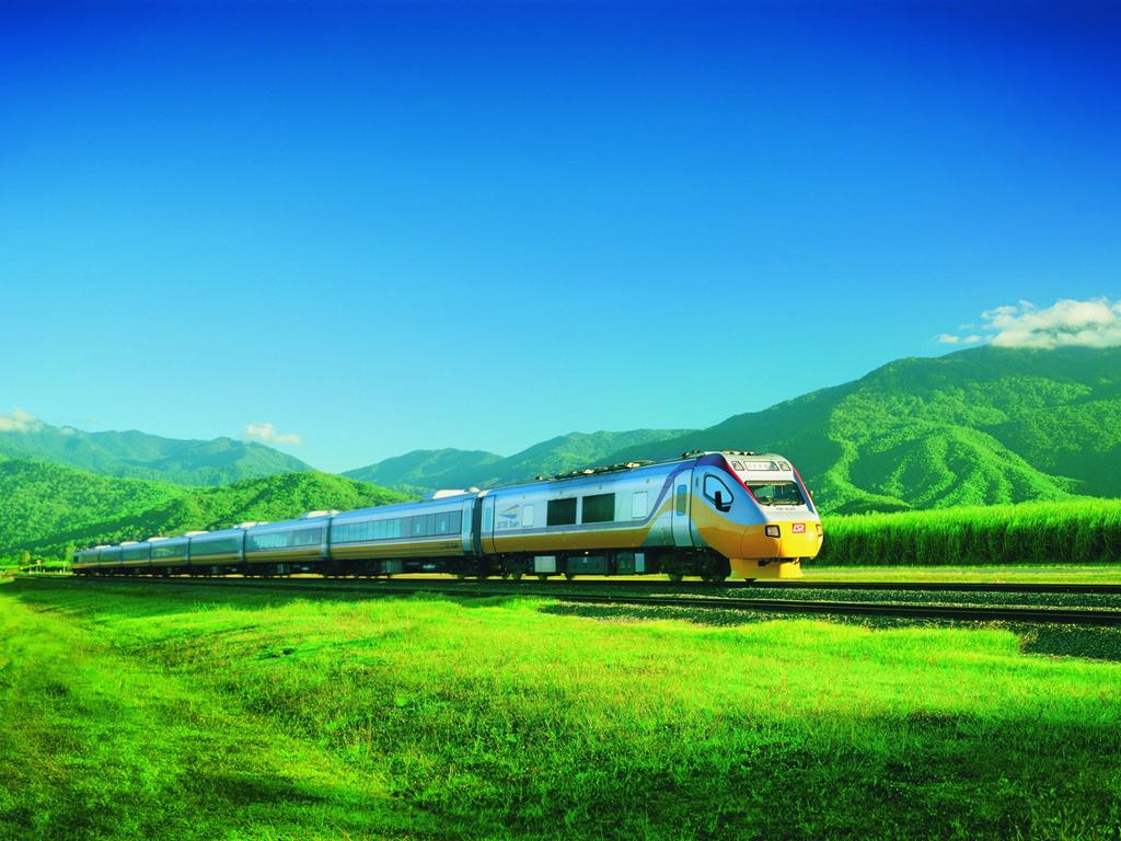 Tilt Train Railway Train to Brisbane & Rockhampton Tilt Train Railway Train to Brisbane & Rockhampton