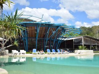 Kingfisher Bar Resort