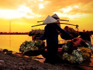 Vietnam_River boat market