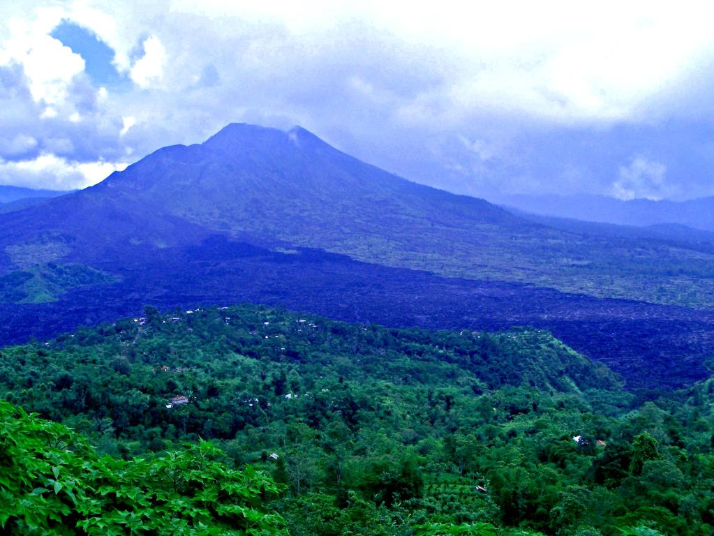 Bali Resorts Located Close to Kintamani Volcano