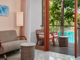 Deluxe Pool View Room
