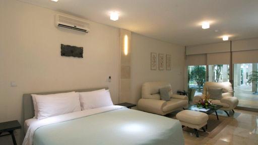 Studio Room