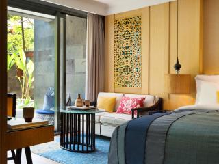 Standard Courtyard Access Room