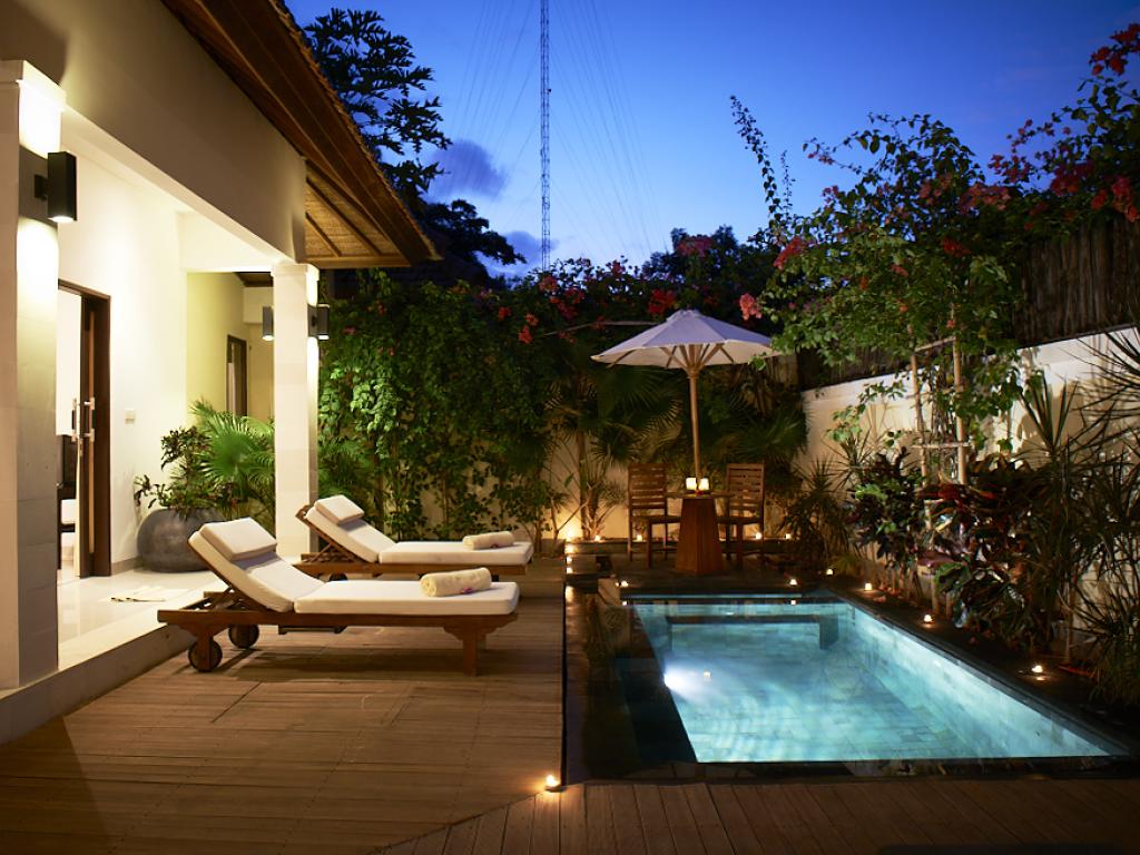 Ko Mo Gili Traan Resort Bali Accommodation Sakura Pool Nite