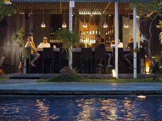 Pool Bar