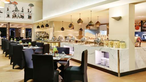 B'z Restaurant