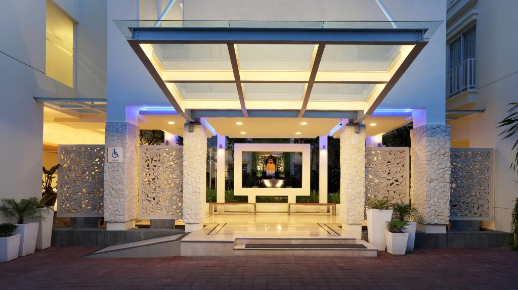 Hotel Zia Bali Kuta Kuta Bali Holiday Inn Express Bali Kuta Square Accommodation