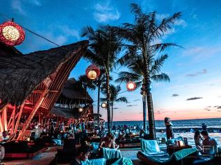 Finns Beach Club - Sunset