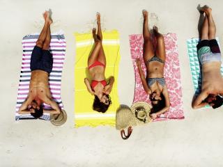 P & O New Promotion People on Beach
