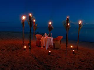 Romantic Beach Dining