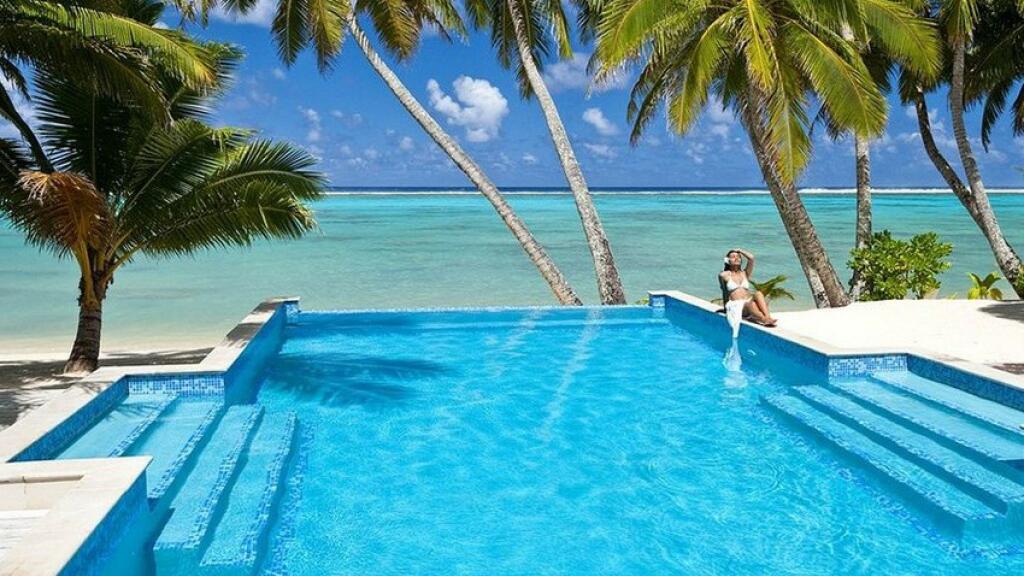 Little Polynesian Infinity Pool
