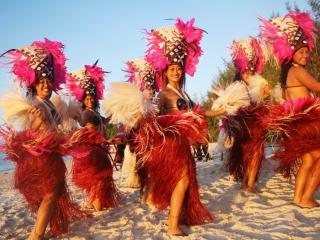 Polynesian Dancers