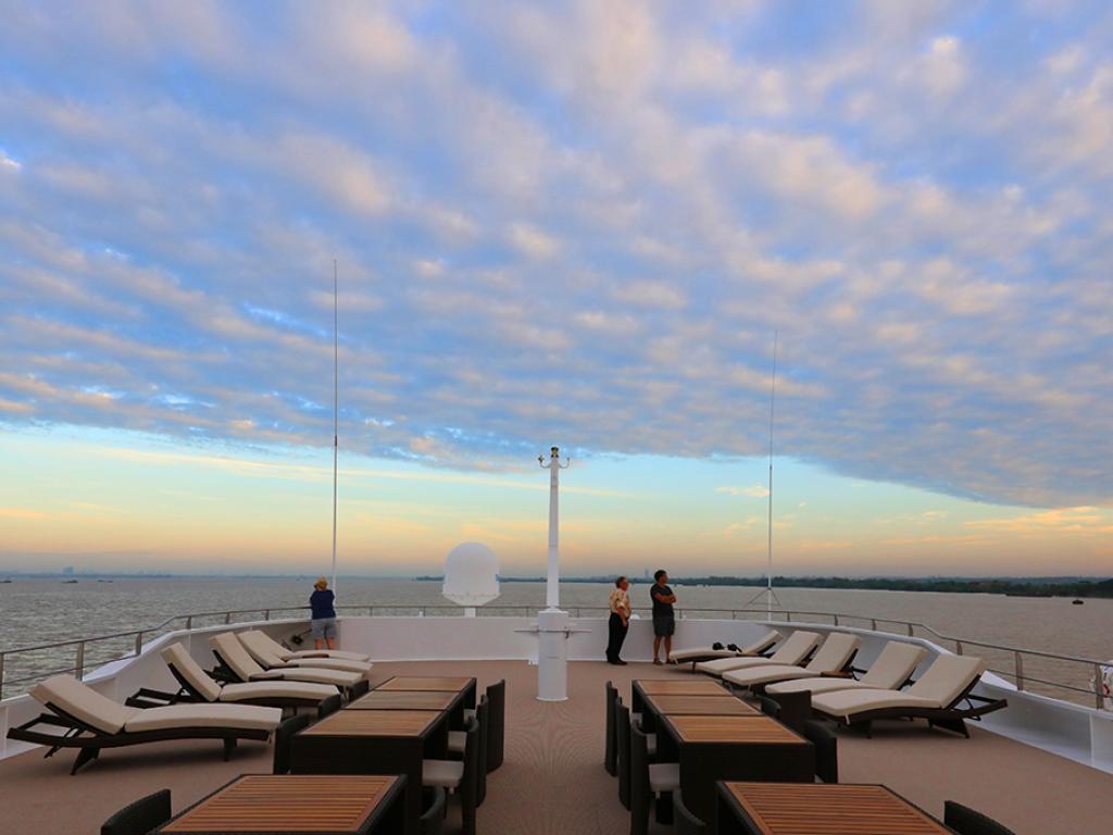 10 night coral discoverer