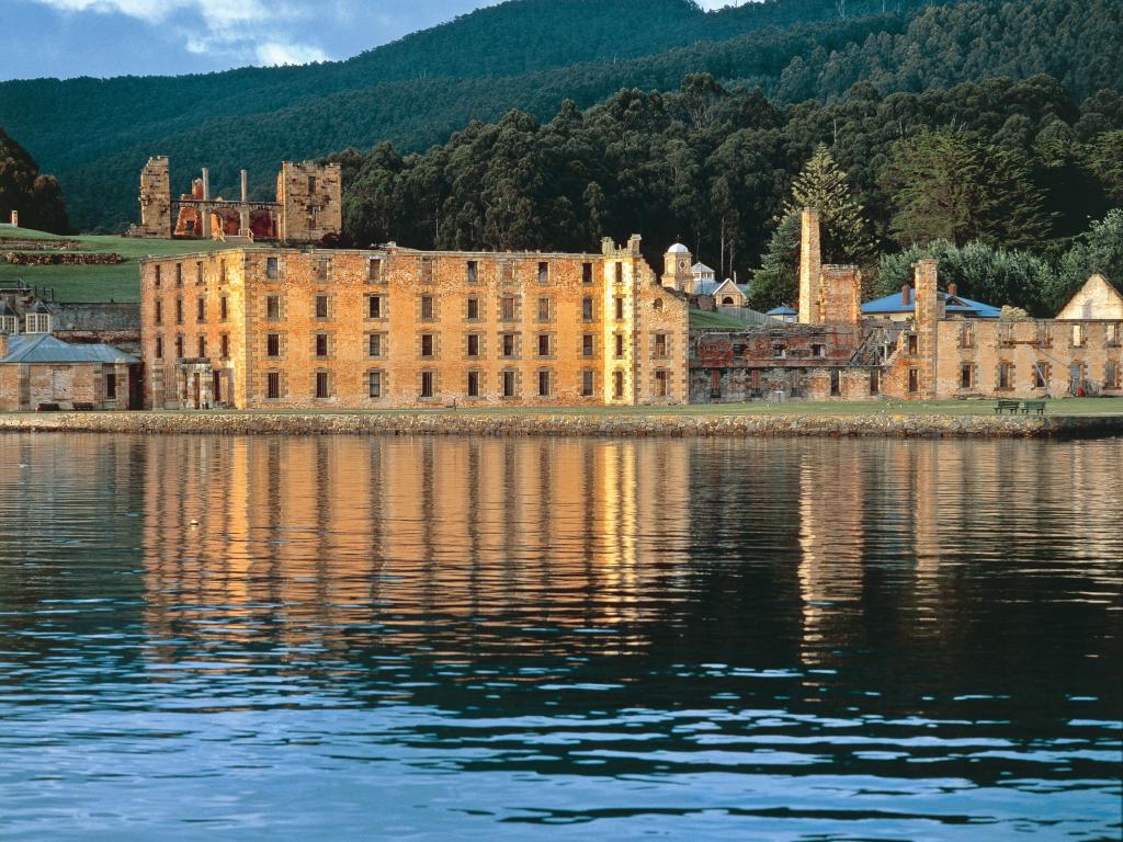 10 Night Coral Expeditions I Hobart Cruise