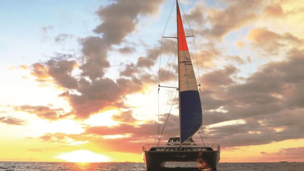Sunset Cruise - Fiji One at sunset