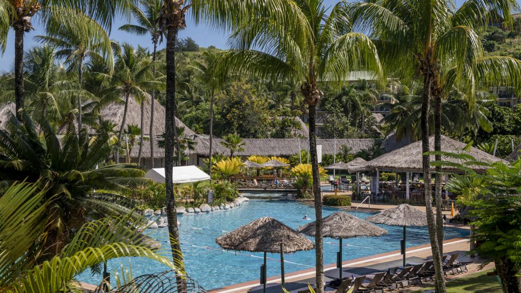 Outrigger Fiji Beach Resort Reviews