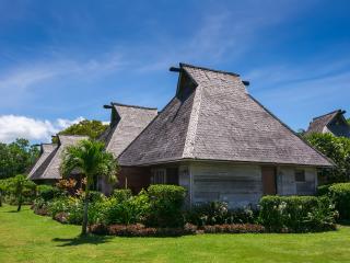 Beachfront Bure Exterior