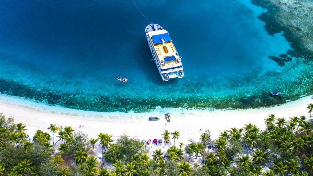 Nanuya Lailai Private Beach