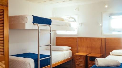 MV Reef Endeavour Porthole Cabin