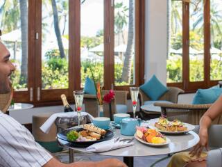 Couple at Breakfast