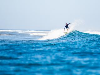 Fiji Surfing