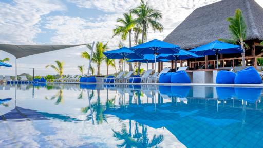Tavola Pool