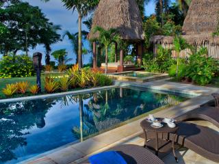 1 Bedroom Beachfront Grand Pool Residence