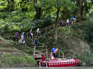 Sigatoka River Safari Walk up to Village