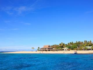 Fiji Island Explorer - Beachcomber Island