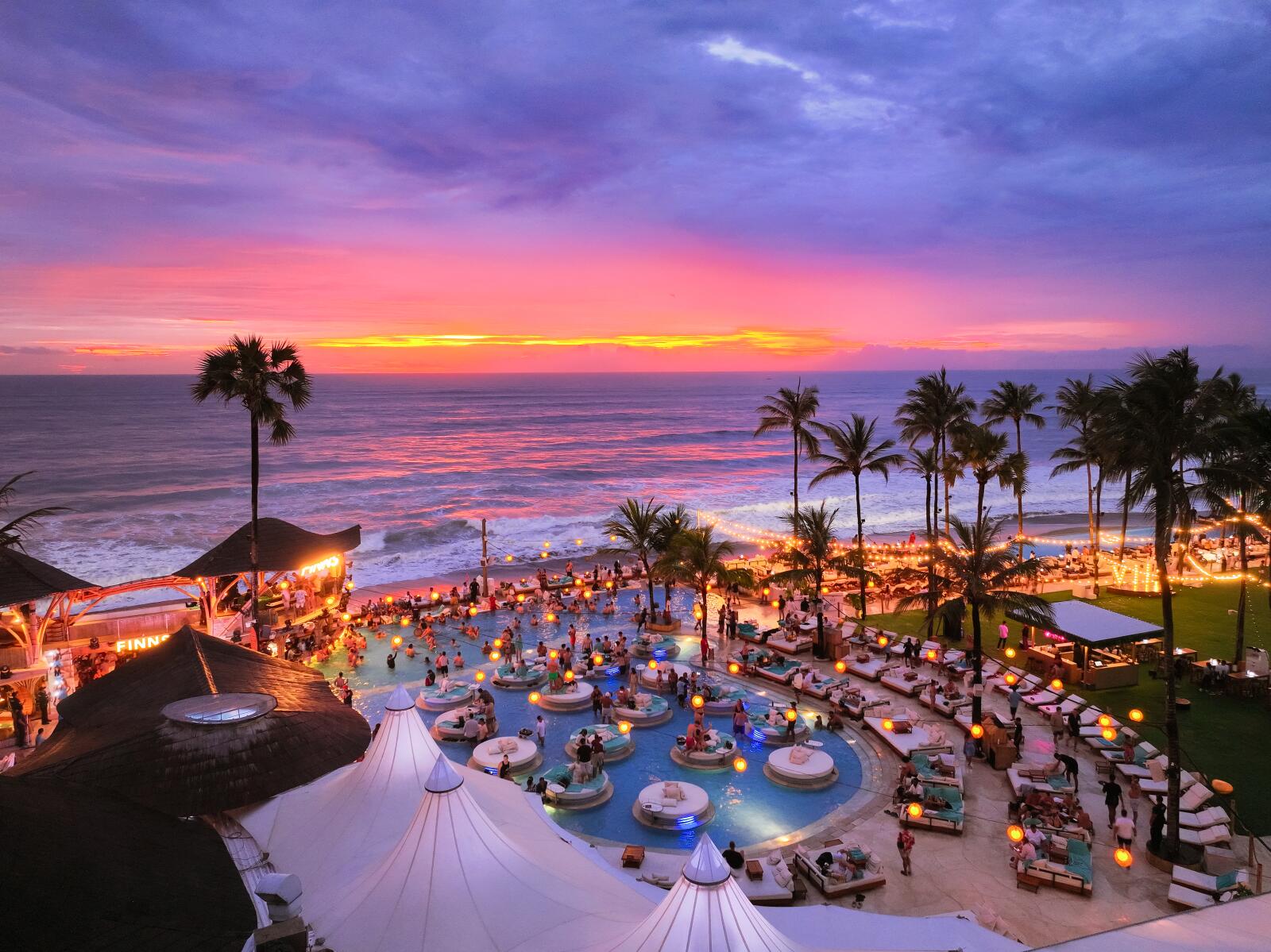 FINNS Beach Club