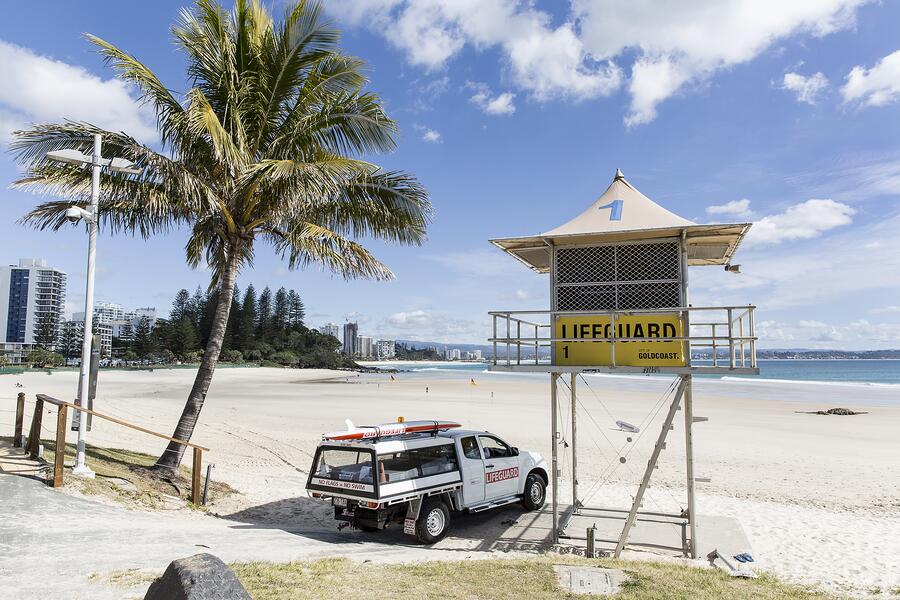 Rainbow Bay Beach Surf Club And Tower