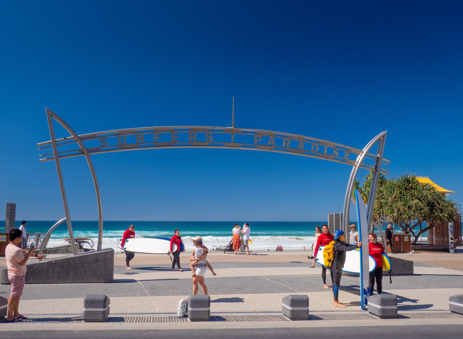 Surfers Paradise Beach - Surfers Paradise Surf Lifesaving Club