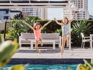 Novotel Surfers Paradise - Kids in Pool