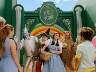 Warner Bros. Movie World Wizard Of Oz Precinct