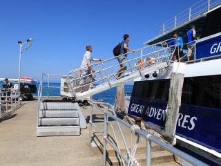 Green Island Cruises - Boarding Vessel