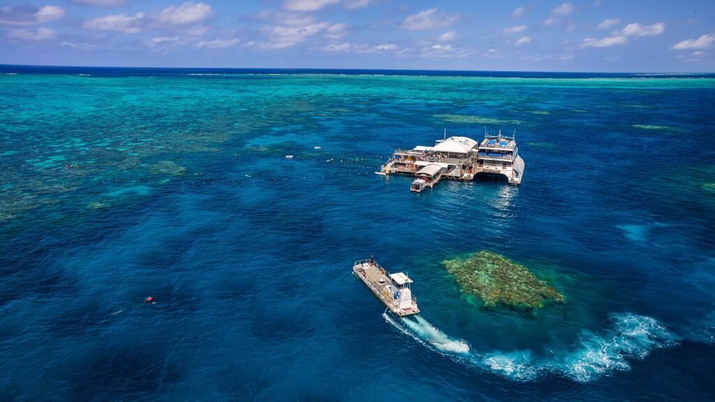 Quicksilver Outer Reef Cruise Activity Platform