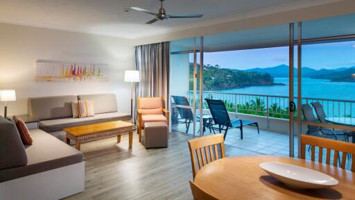 1 Bedroom Sea View Lounge