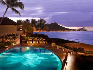 Halekulani Swimming Pool