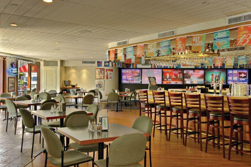 Ohana Waikiki East Accommodation Honolulu Ohana Waikiki East Accommodation Honolulu, Round Table Waikiki