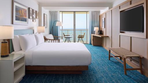 Club Ocean Front 1 King Bed