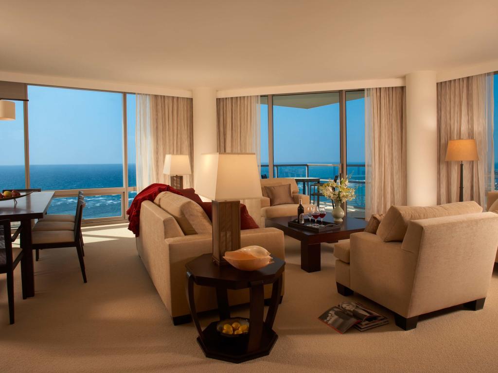 Trump International Hotel Waikiki Beach Walk Accommodation Premium 3 Bedroom Oceanfront Suite