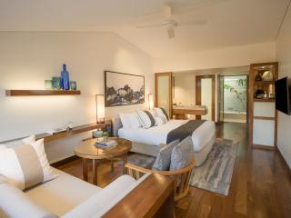 Retreat Courtyard Room