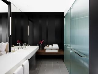 Luxe Bathroom