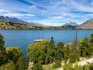 Queenstown Lake Views