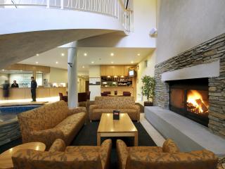 Lounge Bar