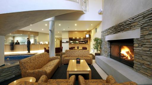 Lounge Bar