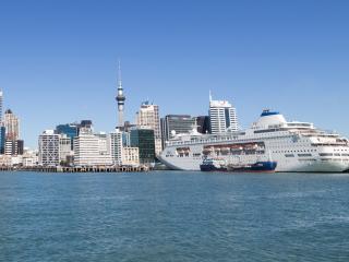 New Zealand Auckland Port & Cruise Ship Thumb